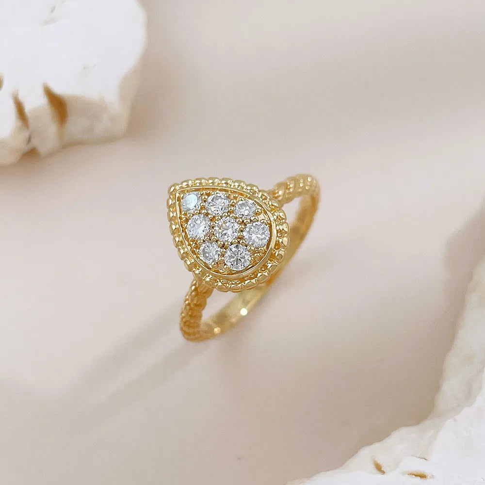 0.28 ctw Vintage Cluster Round-Cut Lab-Grown Diamond Ring in 18K Yellow Gold
