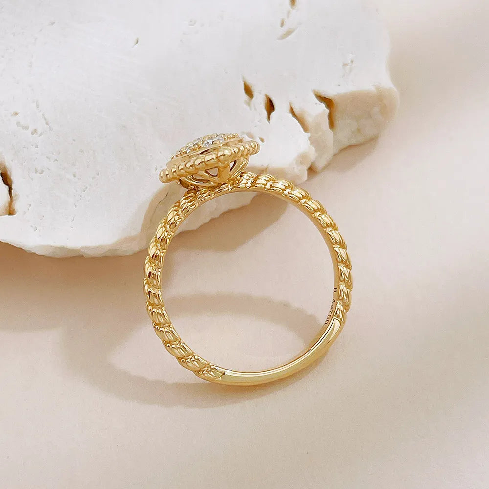 0.28 ctw Vintage Cluster Round-Cut Lab-Grown Diamond Ring in 18K Yellow Gold