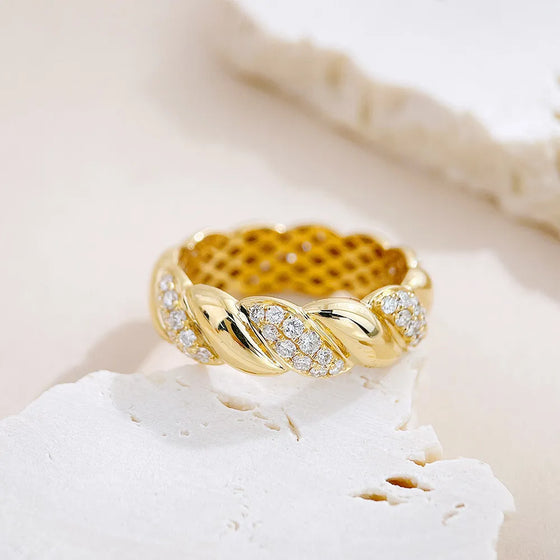 0.82 ctw Vintage Round-Cut Lab-Grown Diamond Band in 18K Yellow Gold