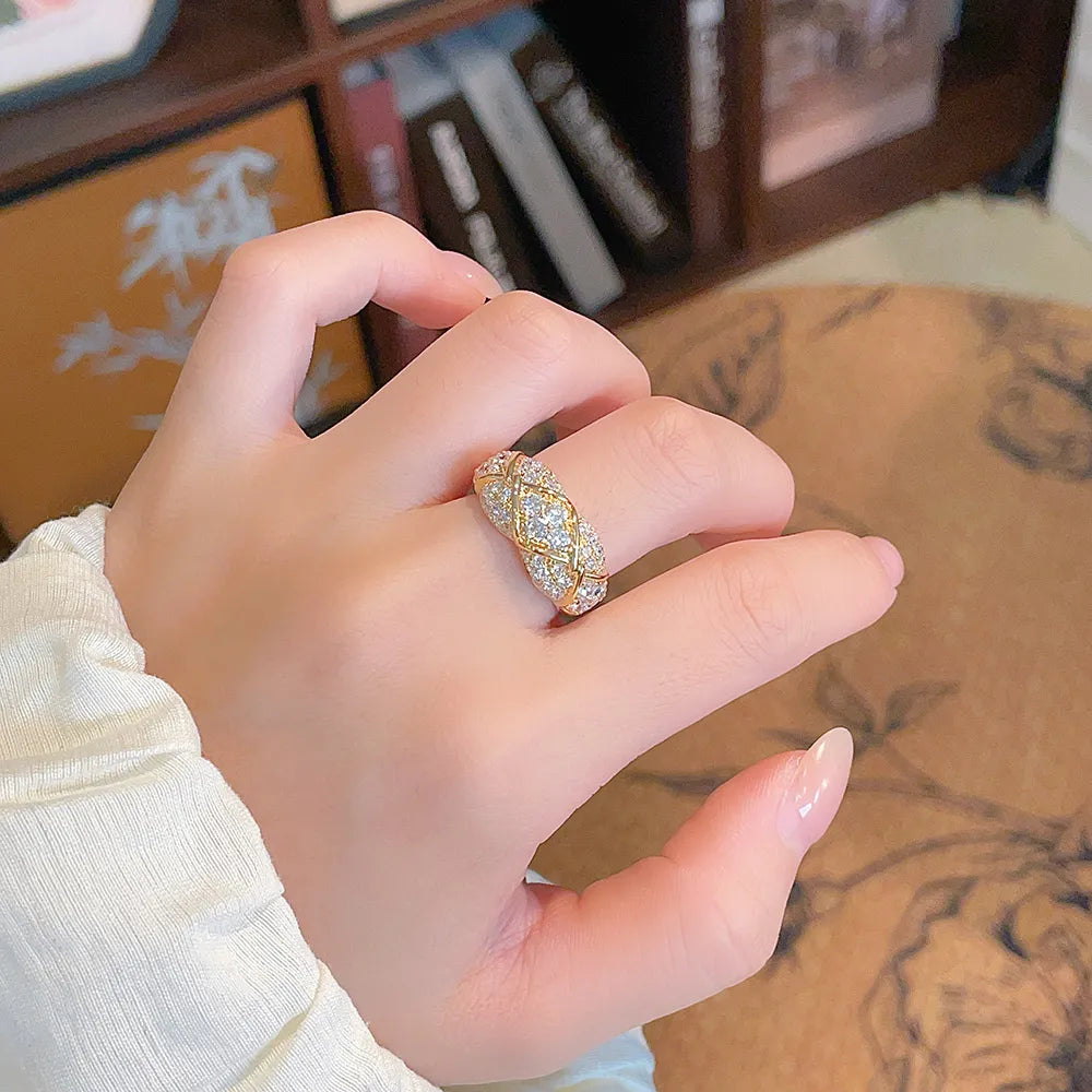 1.66 ctw Celestial Round-Cut Lab-Grown Diamond Band in 18K Yellow Gold – APYFR0385-Y