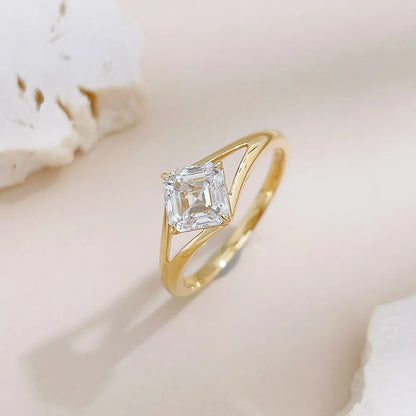 1.07 ct Cross Four-Prong Princess-Cut Lab-Grown Diamond Ring in 18K Yellow Gold