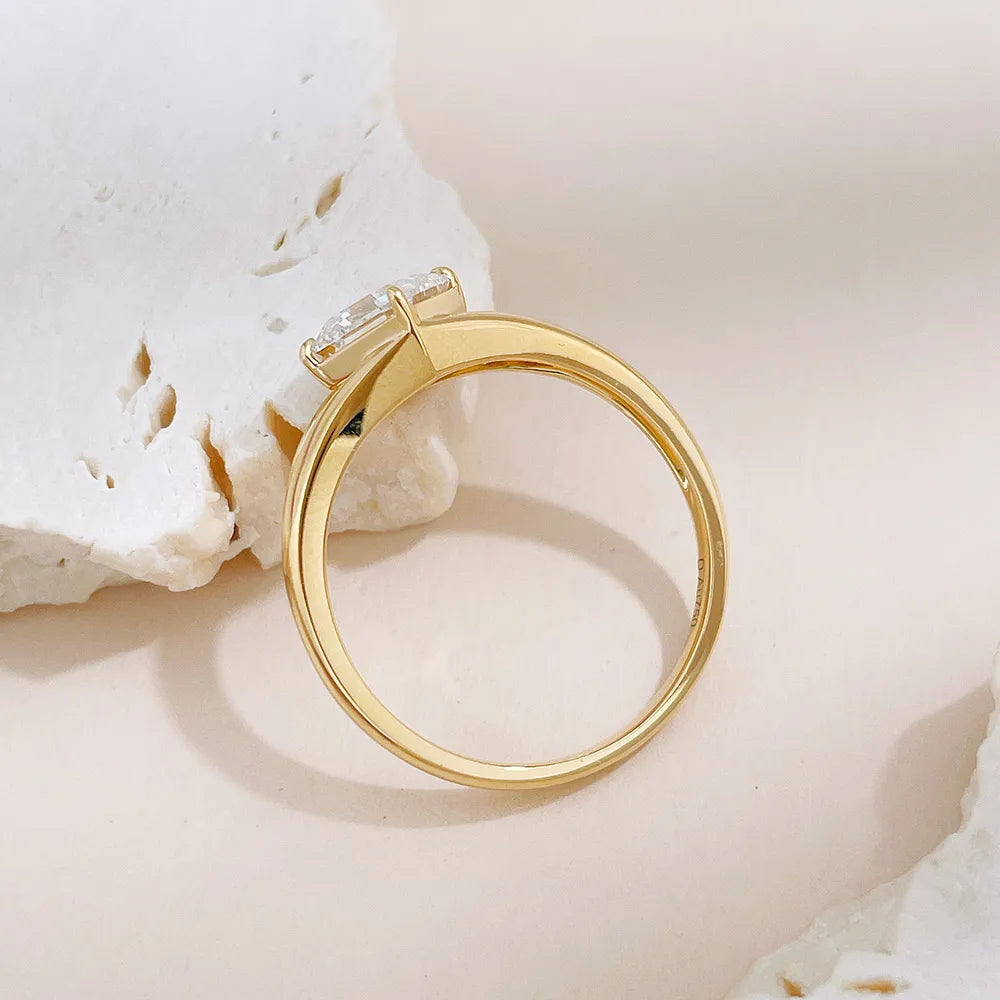 1.07 ct Cross Four-Prong Princess-Cut Lab-Grown Diamond Ring in 18K Yellow Gold