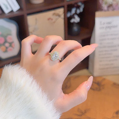 Vintage Oval-Cut Lab-Grown Diamond Halo Ring in 18K Yellow Gold