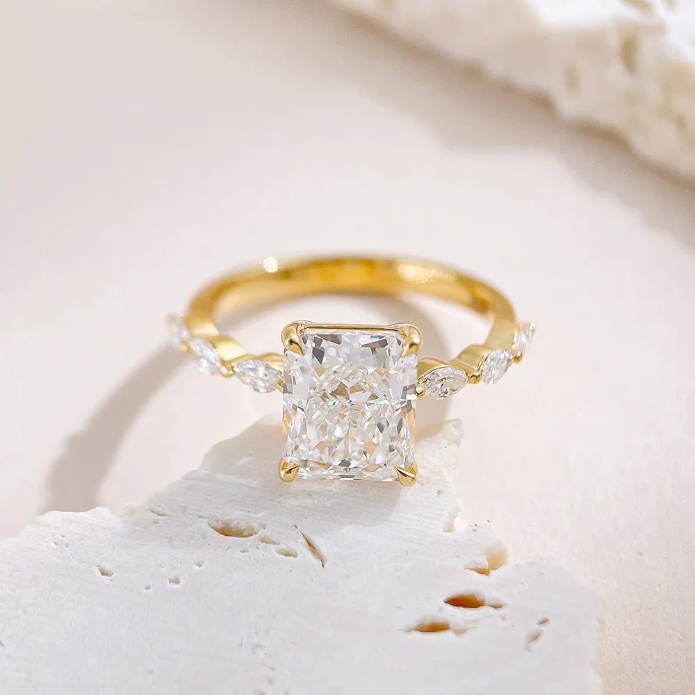3.14 ct Radiant-Cut Lab-Grown Diamond Ring in 18K Yellow Gold – APYFR0450-Y