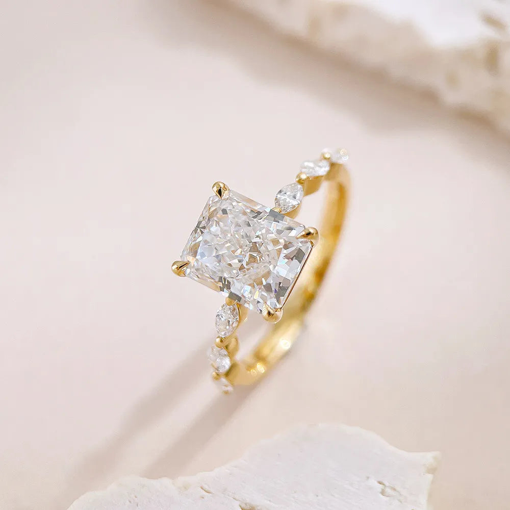 3.14 ct Radiant-Cut Lab-Grown Diamond Ring in 18K Yellow Gold – APYFR0450-Y