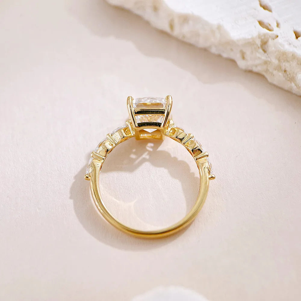 3.14 ct Radiant-Cut Lab-Grown Diamond Ring in 18K Yellow Gold – APYFR0450-Y