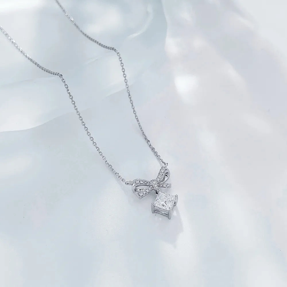 0.81 ct Bow Princess-Cut Lab-Grown Diamond Necklace in PT950 Platinum