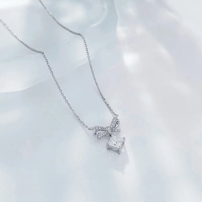 0.81 ct Bow Princess-Cut Lab-Grown Diamond Necklace in PT950 Platinum