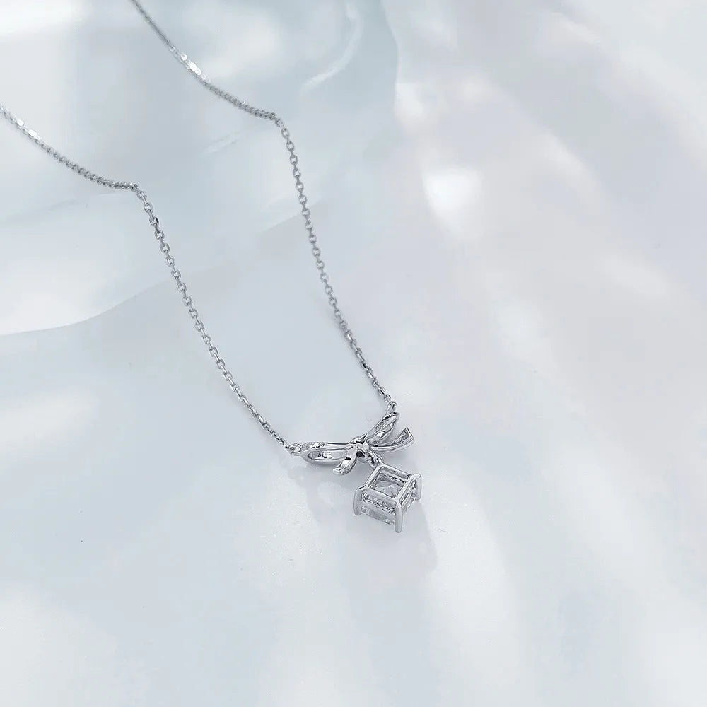 0.81 ct Bow Princess-Cut Lab-Grown Diamond Necklace in PT950 Platinum