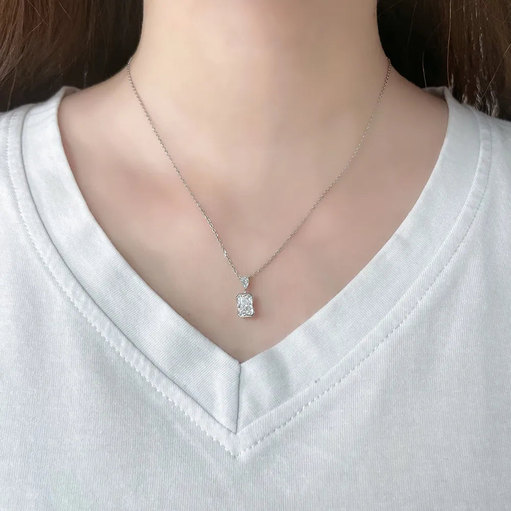 1.02 ct Minimalist Adjustable Radiant-Cut Lab-Grown Diamond Necklace in PT950 Platinum