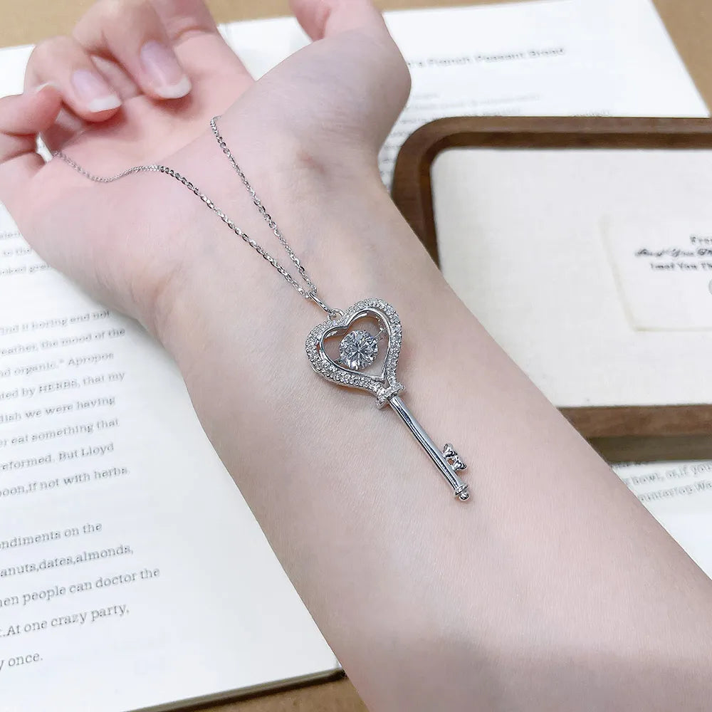 1.06 ct Heart Adjustable Round-Cut Lab-Grown Diamond Necklace in 925 Sterling Silver
