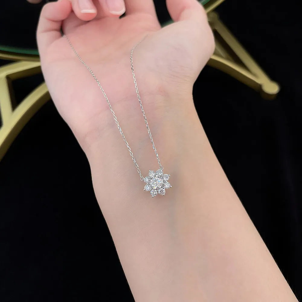 0.53 ct Floral Round-Cut Lab-Grown Diamond Necklace in PT950 Platinum – APYN0160-PT