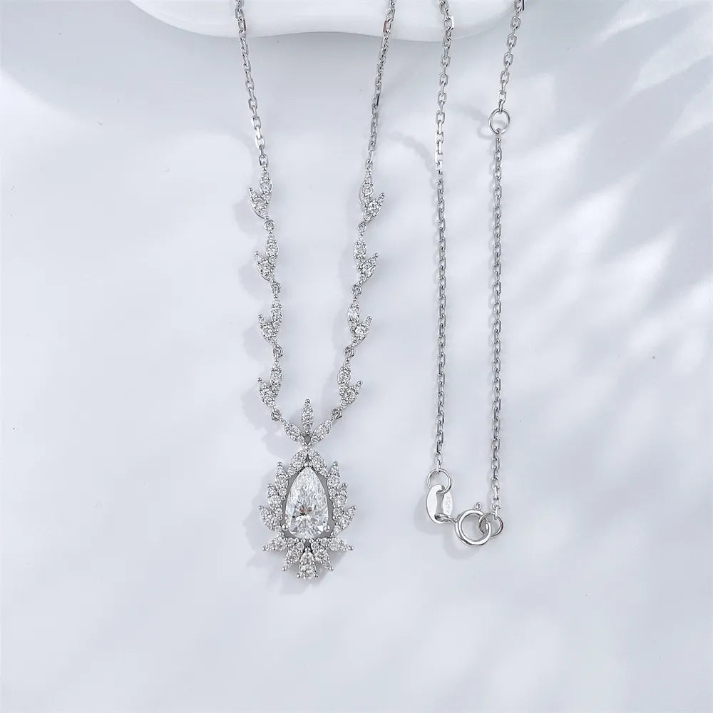 1.06 ct Statement Adjustable Pear-Cut Lab-Grown Diamond Necklace in 18K White Gold