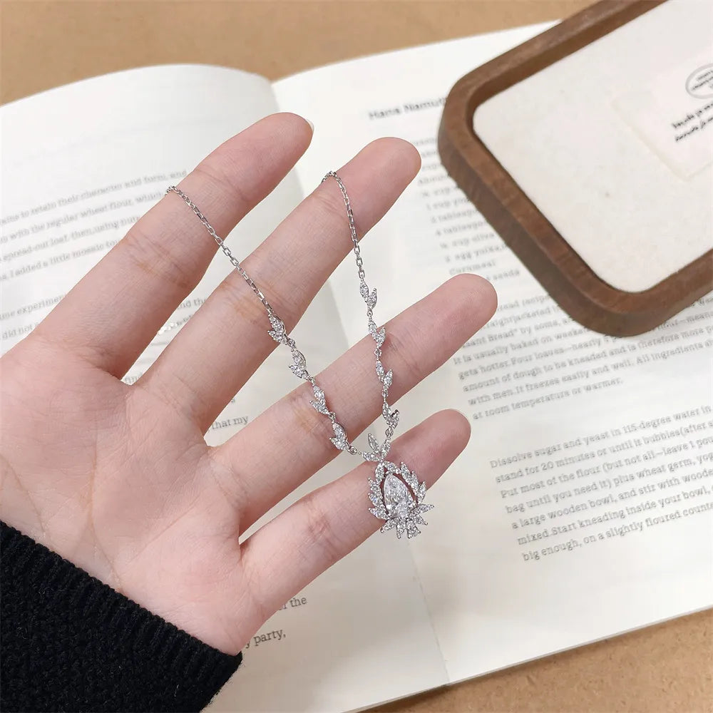 1.06 ct Statement Adjustable Pear-Cut Lab-Grown Diamond Necklace in 18K White Gold