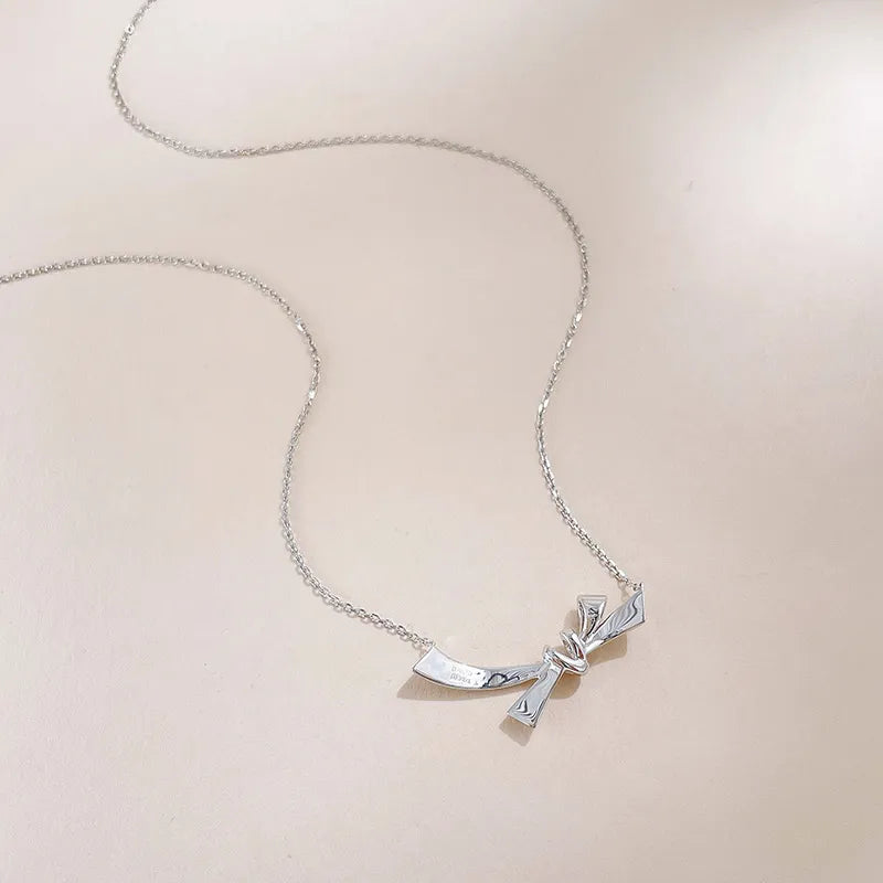 0.35 ctw Bow Round-Cut Lab-Grown Diamond Necklace in 18K White Gold