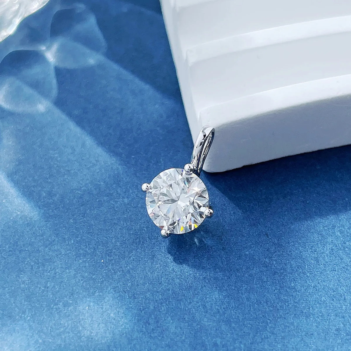 Minimalist Round-Cut Lab-Grown Diamond Pendant in 18K White Gold