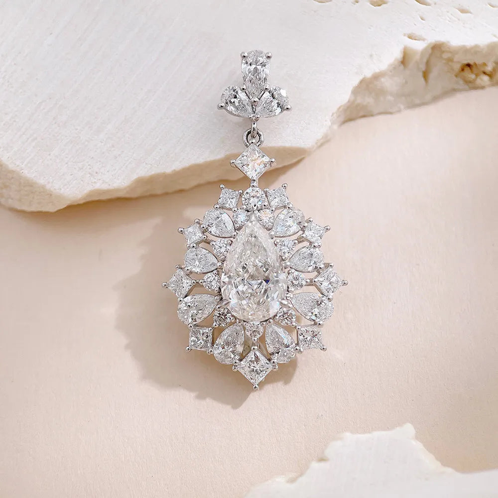 2.47 ct Crown Oval-Cut Lab-Grown Diamond Pendant in PT950 Platinum