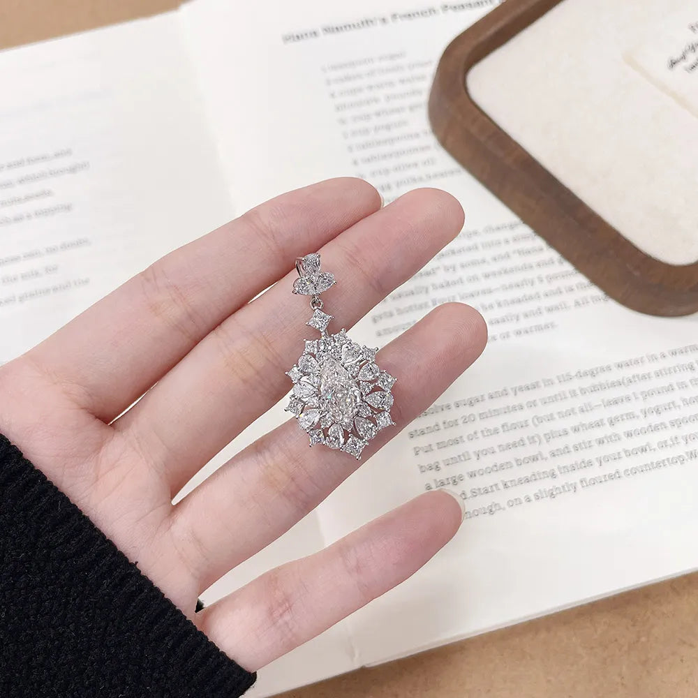 2.47 ct Crown Oval-Cut Lab-Grown Diamond Pendant in PT950 Platinum