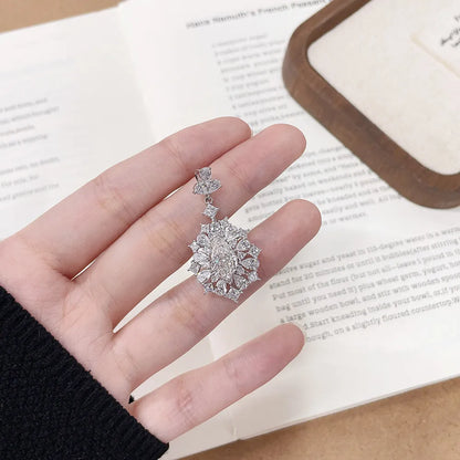 2.47 ct Crown Oval-Cut Lab-Grown Diamond Pendant in PT950 Platinum