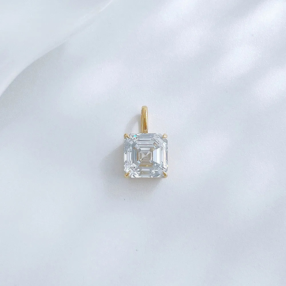 1.03 ct Minimalist Four-Prong Princess-Cut Lab-Grown Diamond Pendant in 18K Yellow Gold