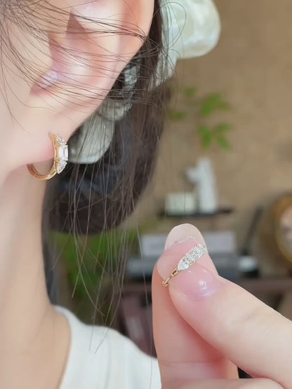 Minimalist Three-Stone Mixed-Cut Lab-Grown Diamond Ear Cuff in 18K Yellow Gold video