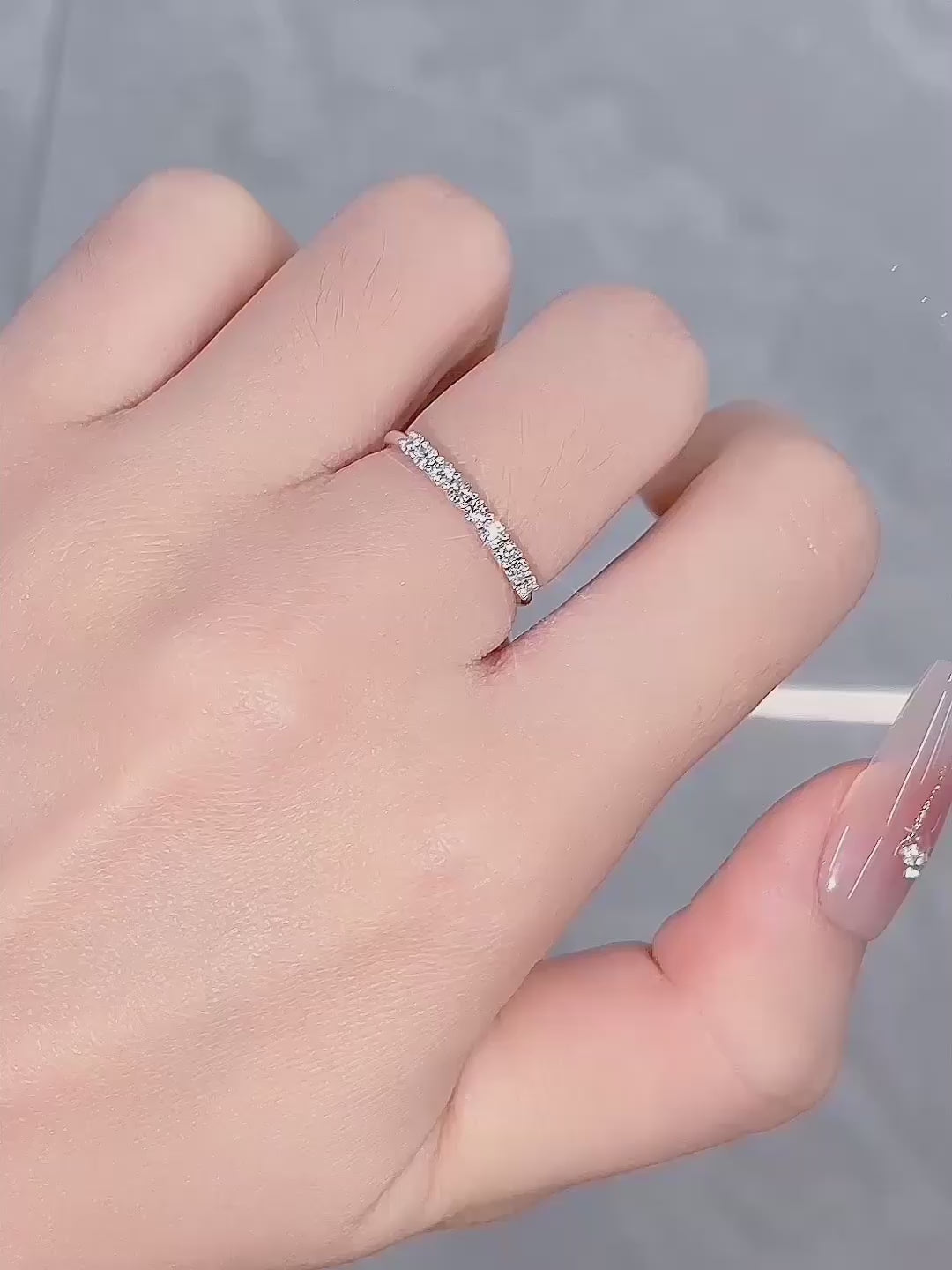 0.29 ctw Statement Round-Cut Lab-Grown Diamond Band in 18K White Gold – APYFR0003-W video