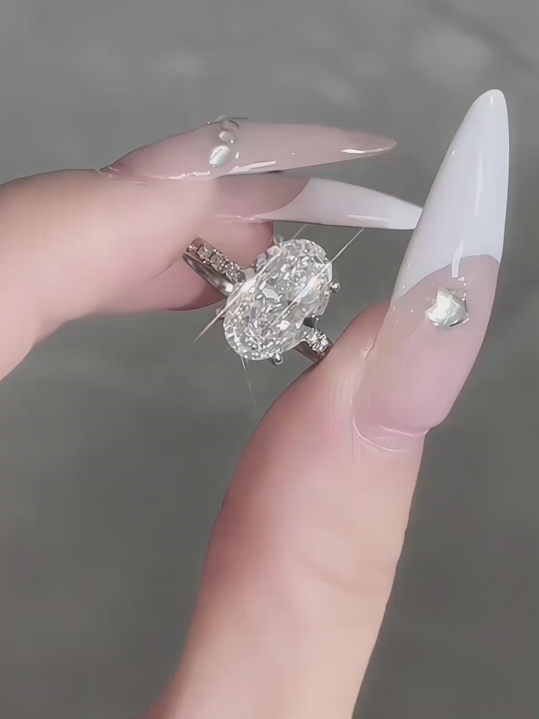 3 ct Oval-Cut Lab-Grown Diamond Ring in 18K White Gold – APYFR0055-W video
