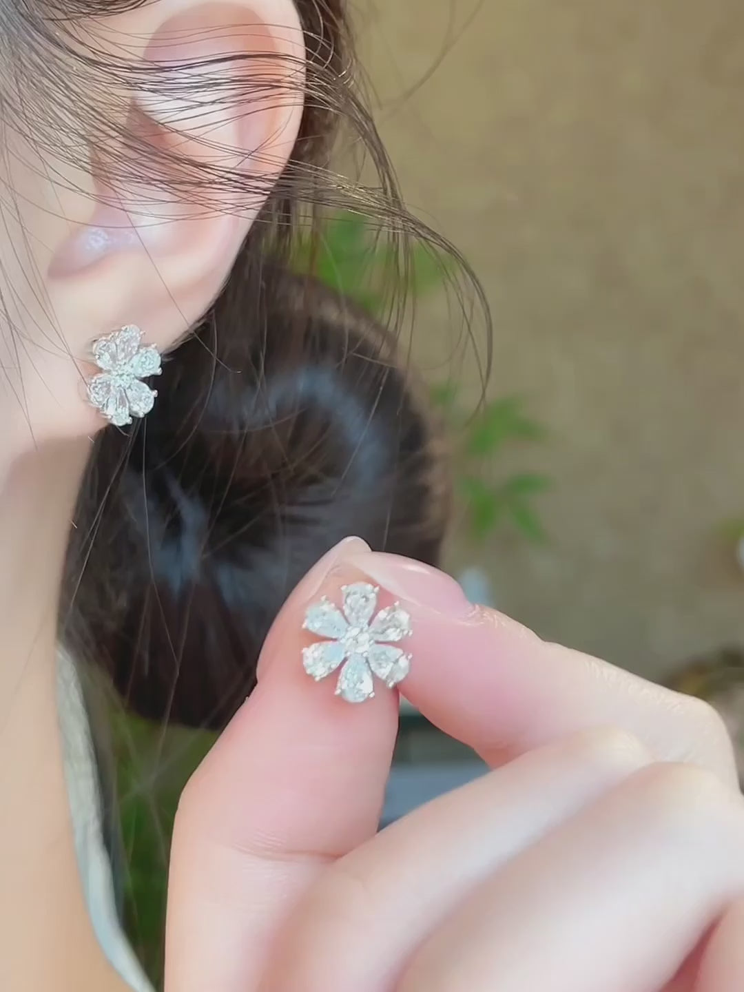 2.02 ctw Floral Mixed-Cut Lab-Grown Diamond Earrings in PT950 Platinum