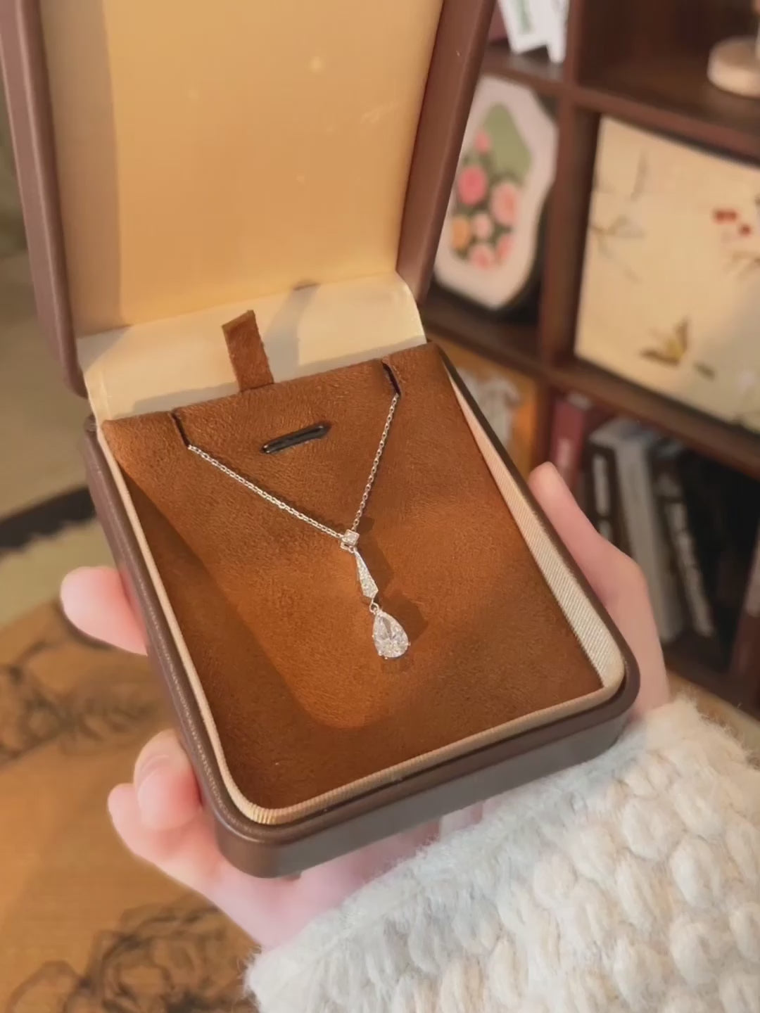 1.1 ct Pear-Cut Lab-Grown Diamond Necklace in PT950 Platinum – APYN0150-PT video