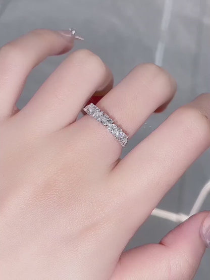 0.98 ctw Heart-Cut Lab-Grown Diamond Band in PT950 Platinum video
