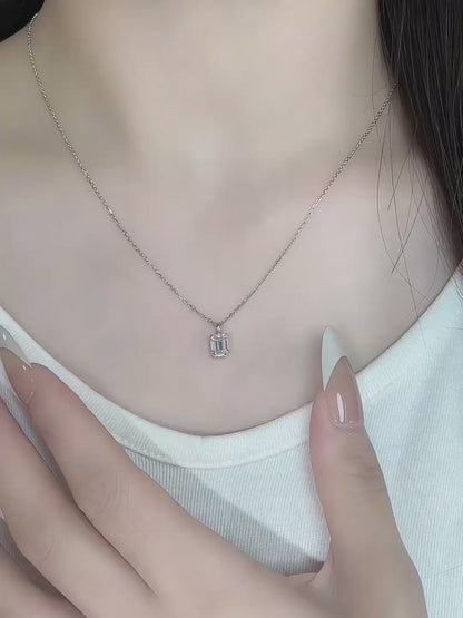 1.08 ct Minimalist Emerald-Cut Lab-Grown Diamond Necklace in PT950 Platinum – APYPN0013-PT video