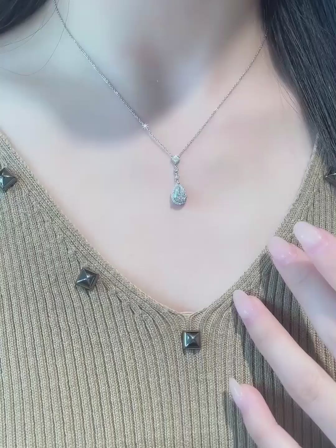 1 ct Celestial Pear-Cut Lab-Grown Diamond Necklace in 18K White Gold – APYN0011-W video