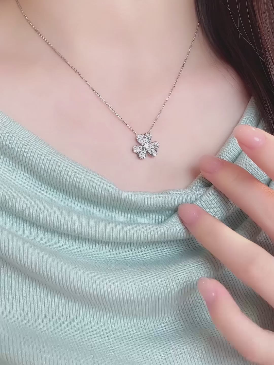 0.17 ct Four-Leaf Clover Round-Cut Lab-Grown Diamond Necklace in 18K White Gold – APYN0177-W video