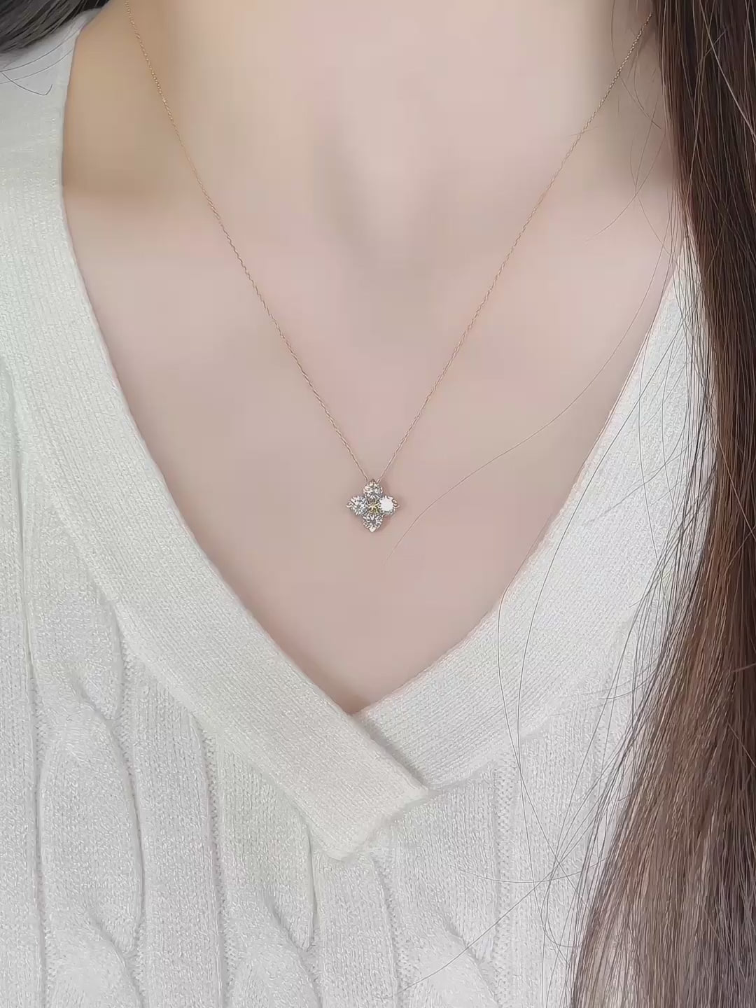 0.81 ctw Four-Leaf Clover Mixed-Cut Lab-Grown Diamond Necklace in 18K Yellow Gold video