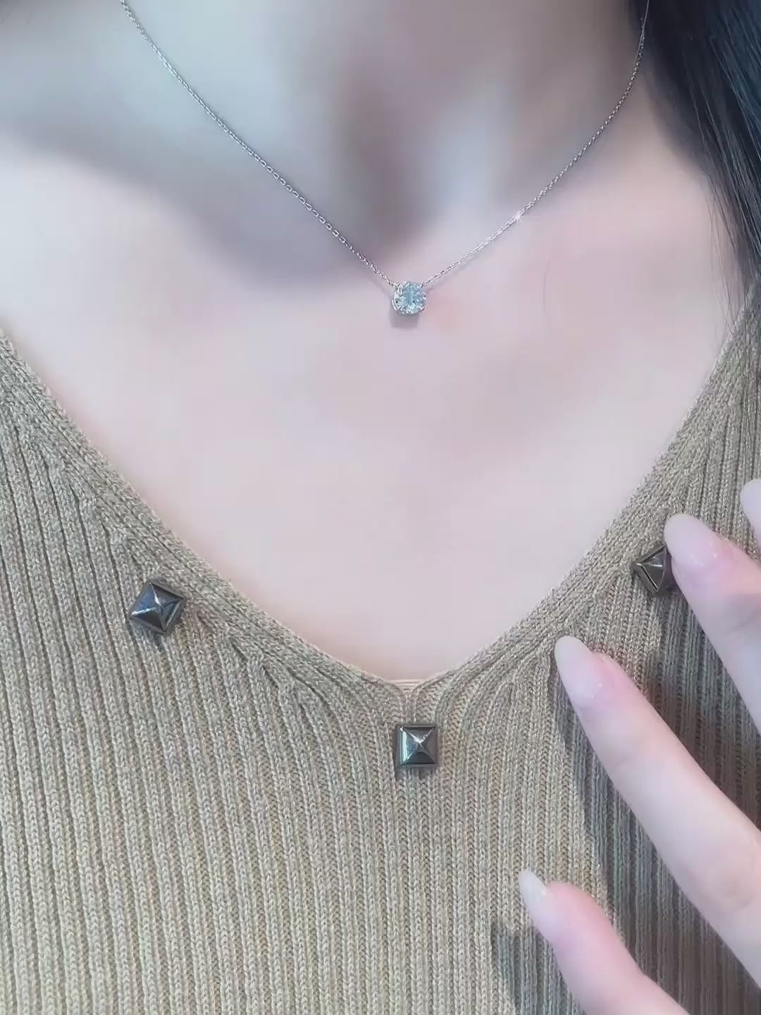 1.12 ct Minimalist Four-Prong Round-Cut Lab-Grown Diamond Necklace in 18K White Gold – APYN0155-W video