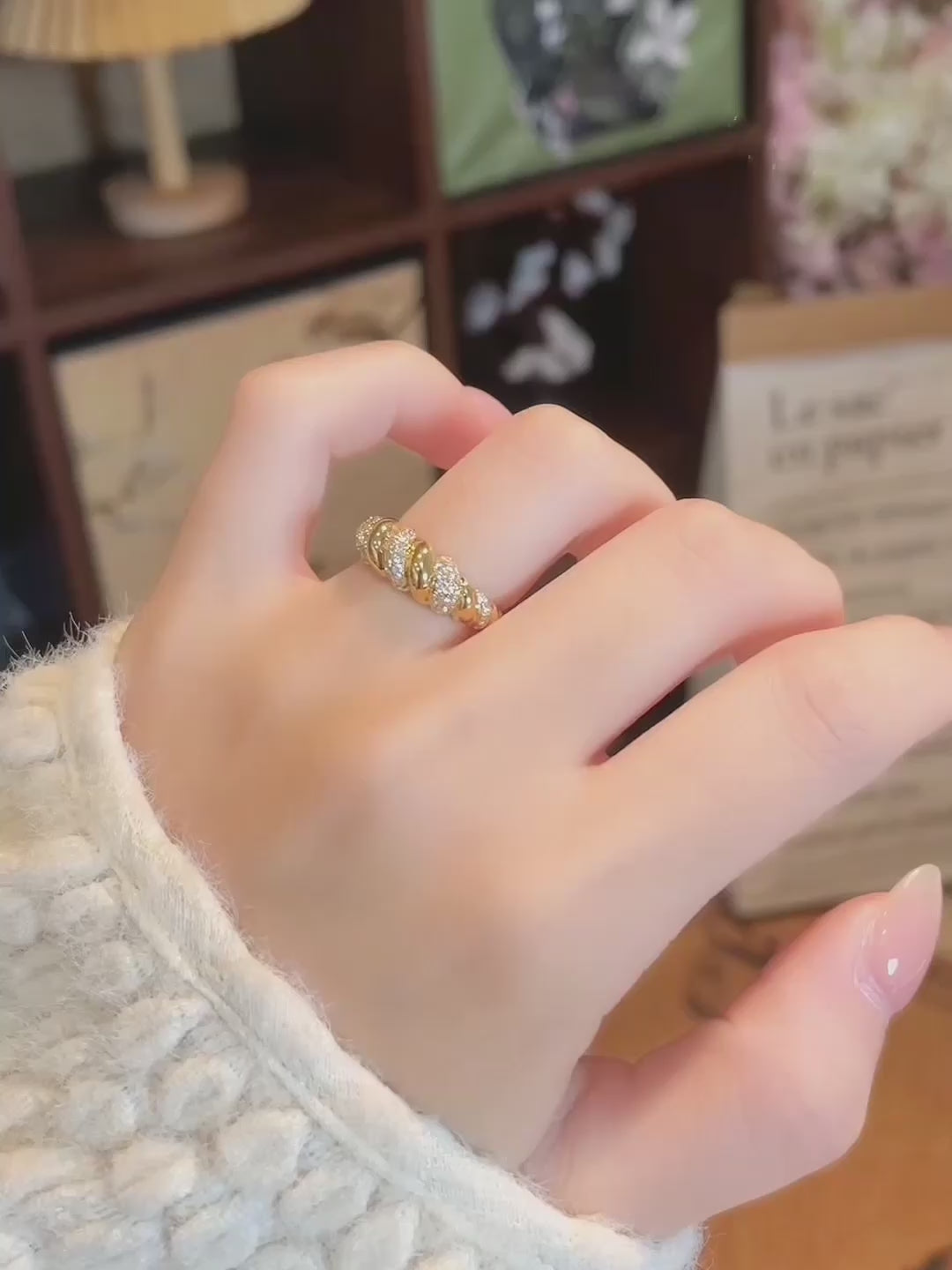 0.45 ctw Vintage Round-Cut Lab-Grown Diamond Band in 18K Yellow Gold – APYFR0375-Y video