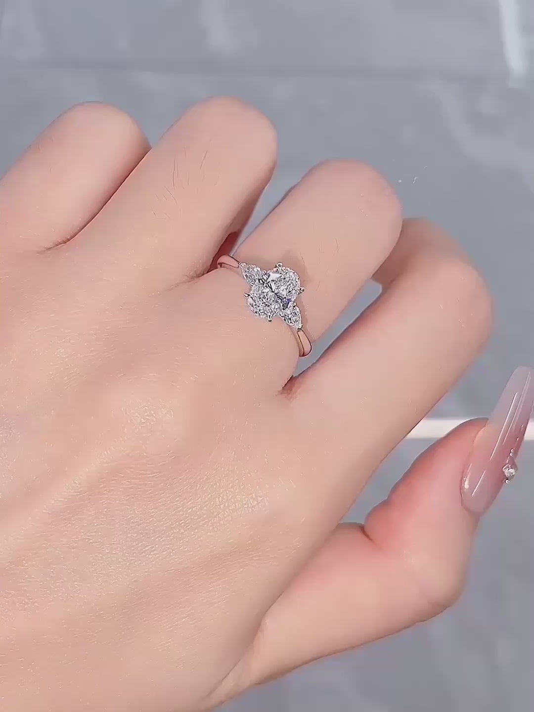 1.04 ct Oval-Cut Lab-Grown Diamond Three-Stone Ring in 18K White Gold – APYFR0008-W video