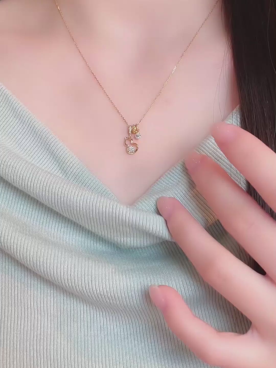 0.24 ctw Celestial Adjustable Round-Cut Lab-Grown Diamond Necklace in 18K Yellow Gold – APYN0197-Y video