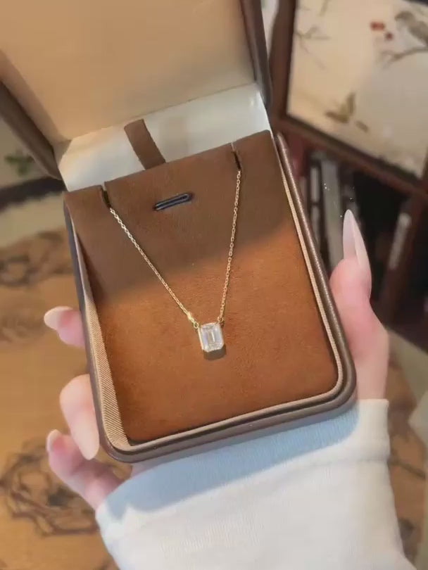 2.05 ct Celestial Emerald-Cut Lab-Grown Diamond Necklace in 18K Yellow Gold – APYN0257-Y video