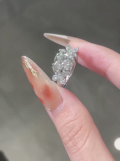 1.09 ct Butterfly Round-Cut Lab-Grown Diamond Ring in PT950 Platinum video
