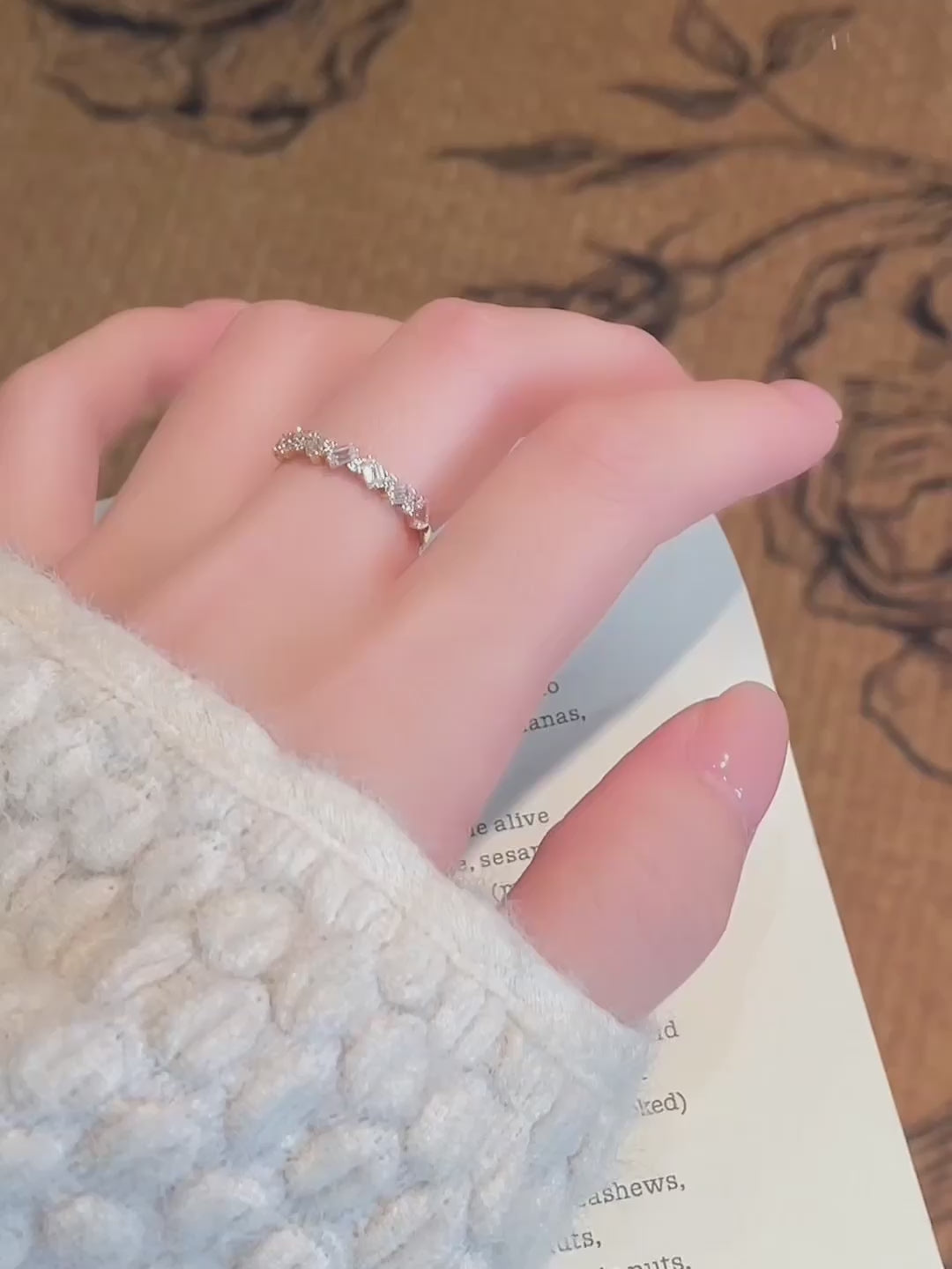 0.35 ctw Celestial Mixed-Cut Lab-Grown Diamond Band in 18K Yellow Gold – APYFR0358-Y video