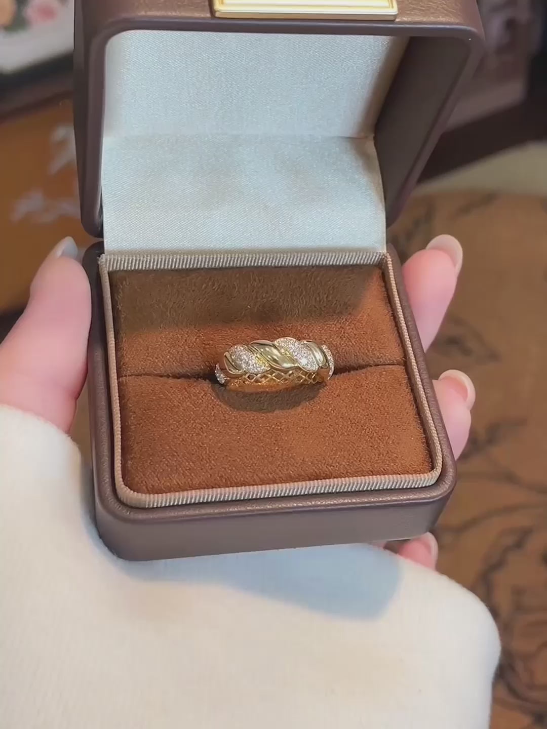 0.82 ctw Vintage Round-Cut Lab-Grown Diamond Band in 18K Yellow Gold – APYFR0376-Y video