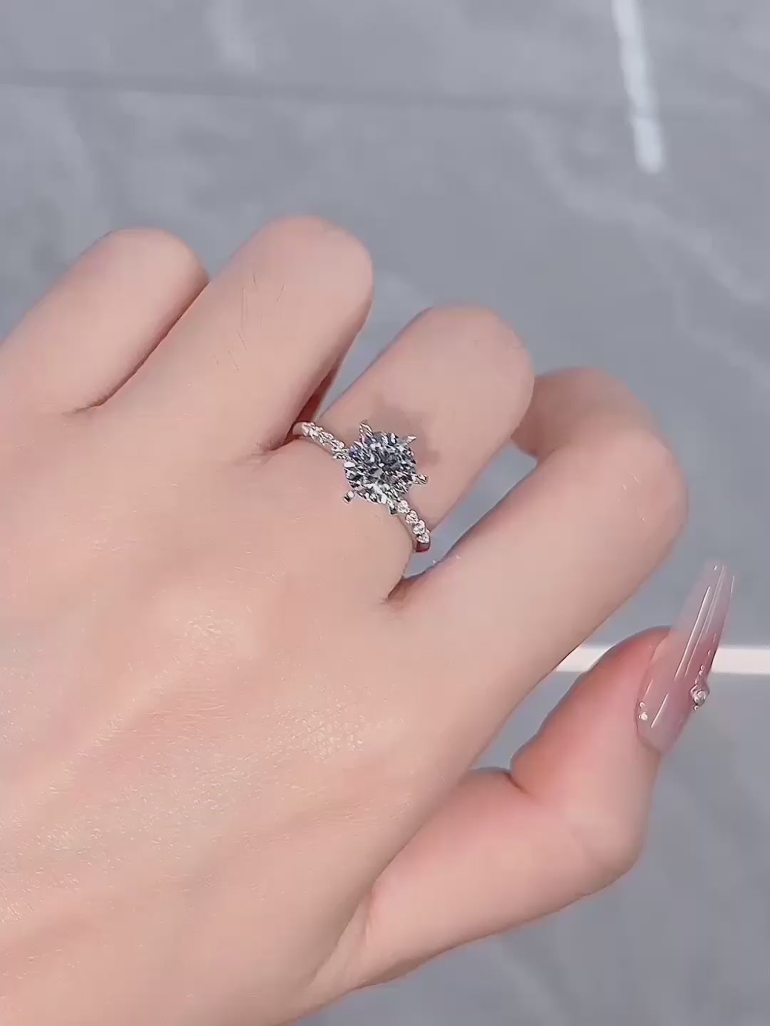 1.57 ct Six-Prong Round-Cut Lab-Grown Diamond Ring in PT950 Platinum video