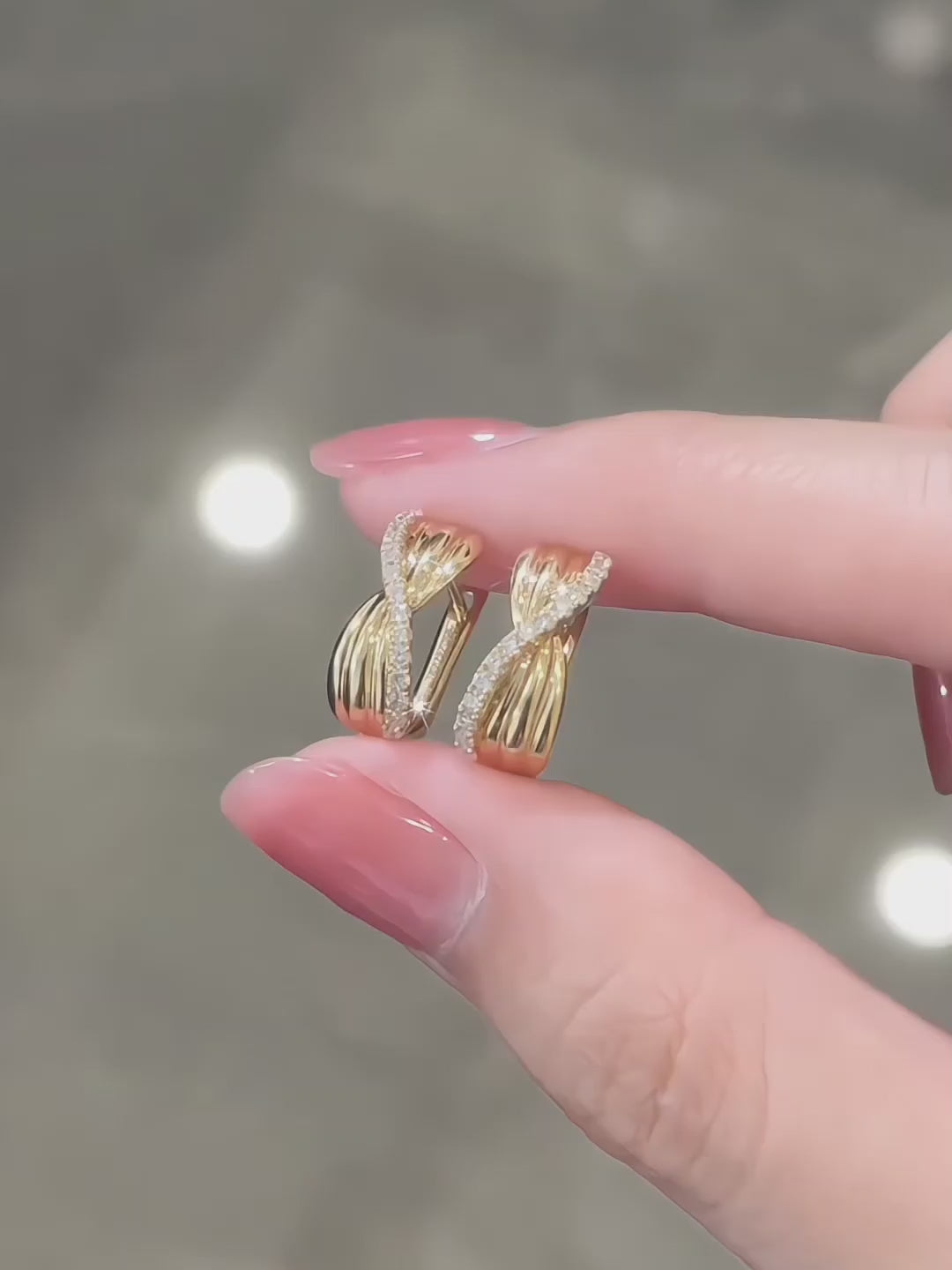0.22 ctw Round-Cut Lab-Grown Diamond Earrings in 18K Yellow Gold