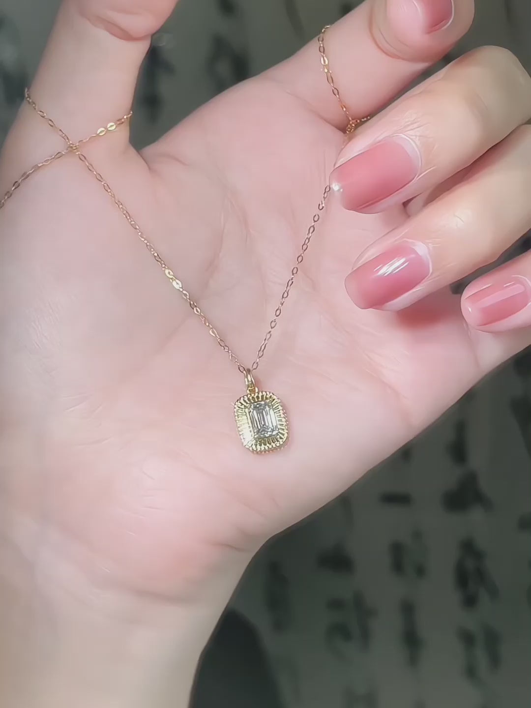 0.66 ct Vintage Adjustable Emerald-Cut Lab-Grown Diamond Necklace in 18K Yellow Gold video