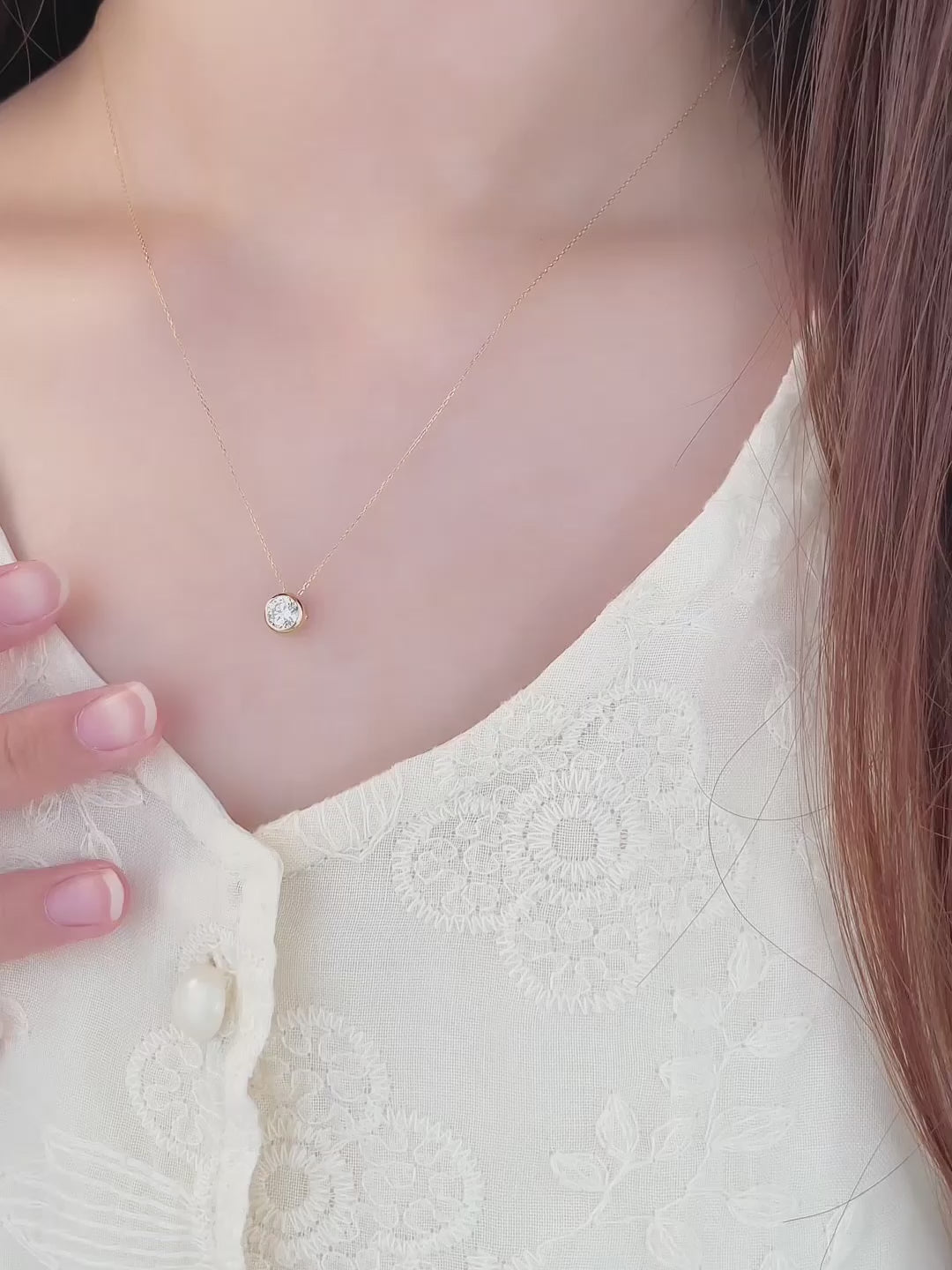 0.51 ct Minimalist Adjustable Round-Cut Lab-Grown Diamond Necklace in 18K Yellow Gold – APYN0041-Y video