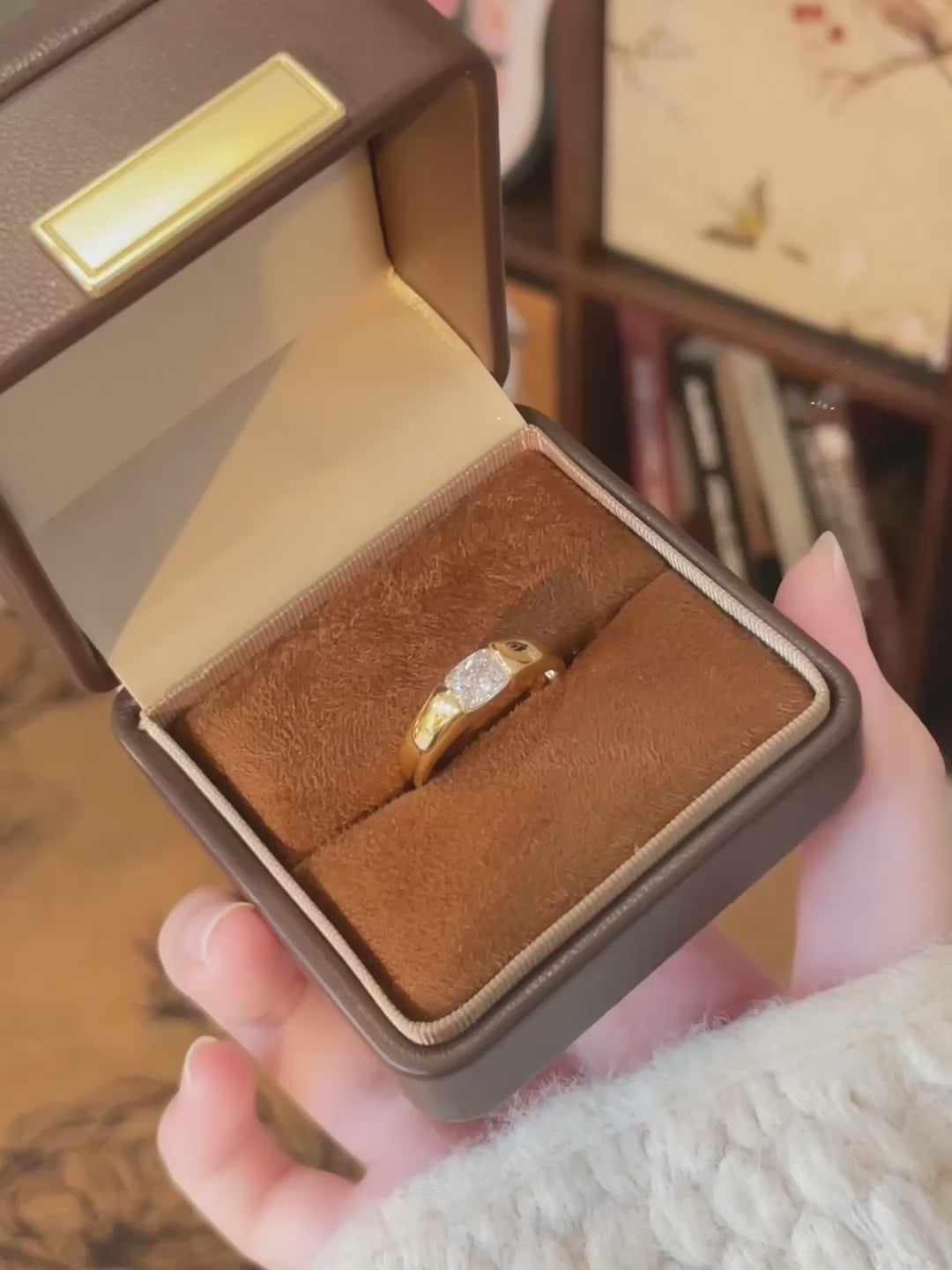 1.01 ct Vintage Princess-Cut Lab-Grown Diamond Ring in 18K Yellow Gold – APYMR0007-Y video