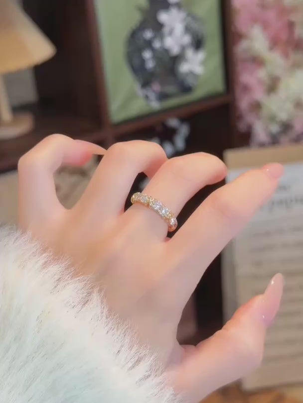 0.99 ctw Cross Round-Cut Lab-Grown Diamond Band in 18K Yellow Gold video