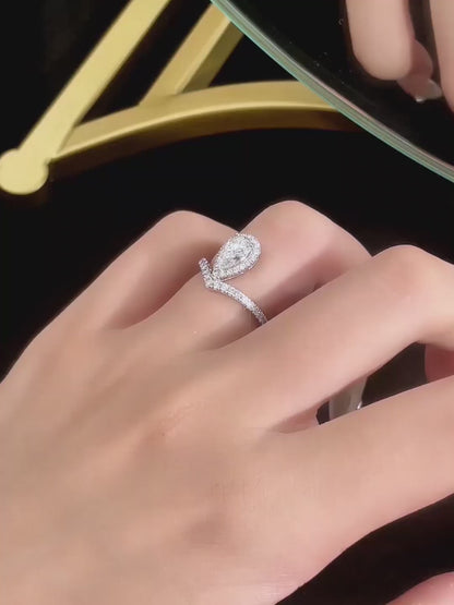 1.1 ct Classic Pear-Cut Lab-Grown Diamond Ring in PT950 Platinum video