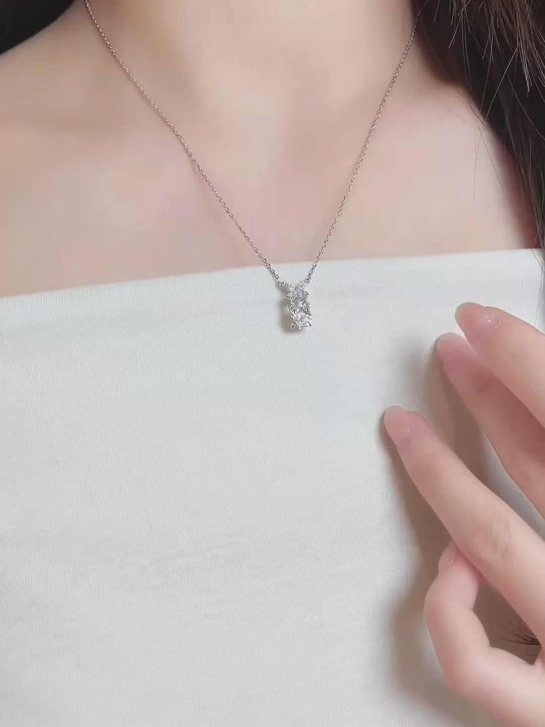 1.05 ct Butterfly Adjustable Mixed-Cut Lab-Grown Diamond Necklace in 18K White Gold – APYN0047-W video